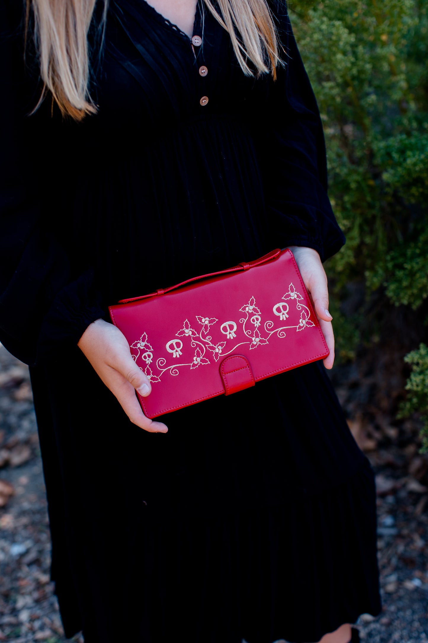 Seasons Screamings Clutch / Wallet