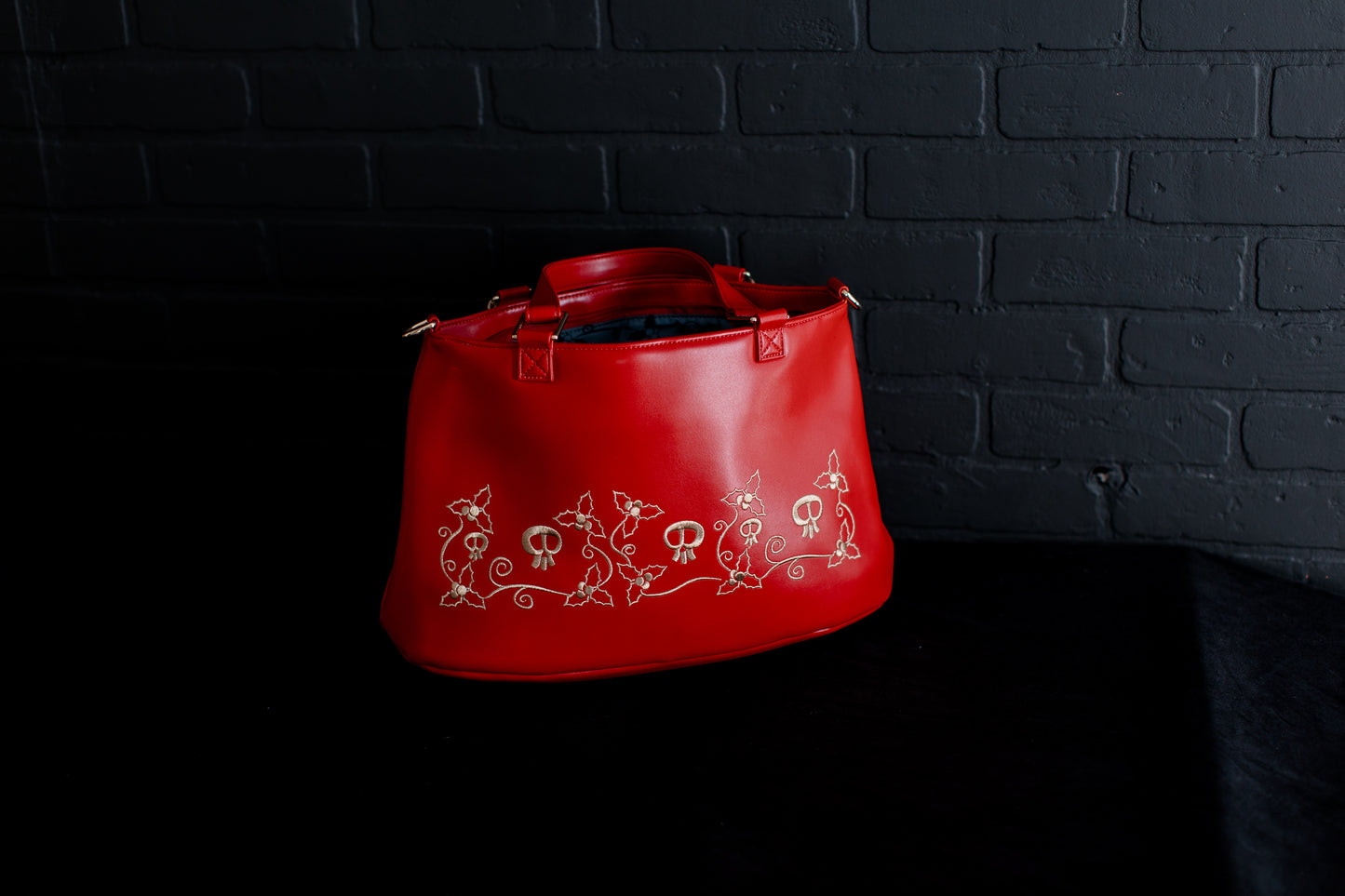 Seasons Screaming Handbag