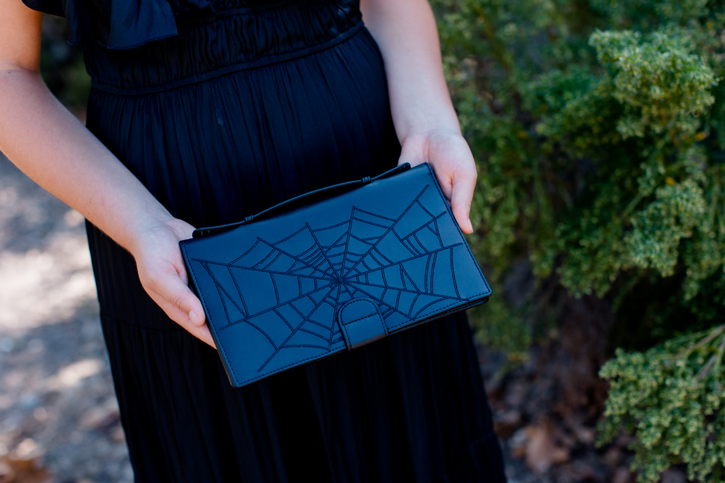Dark & Twisty Clutch