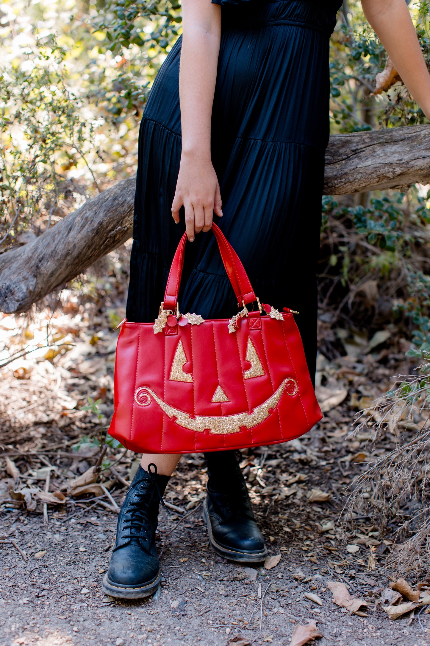 Seasons Screaming Handbag