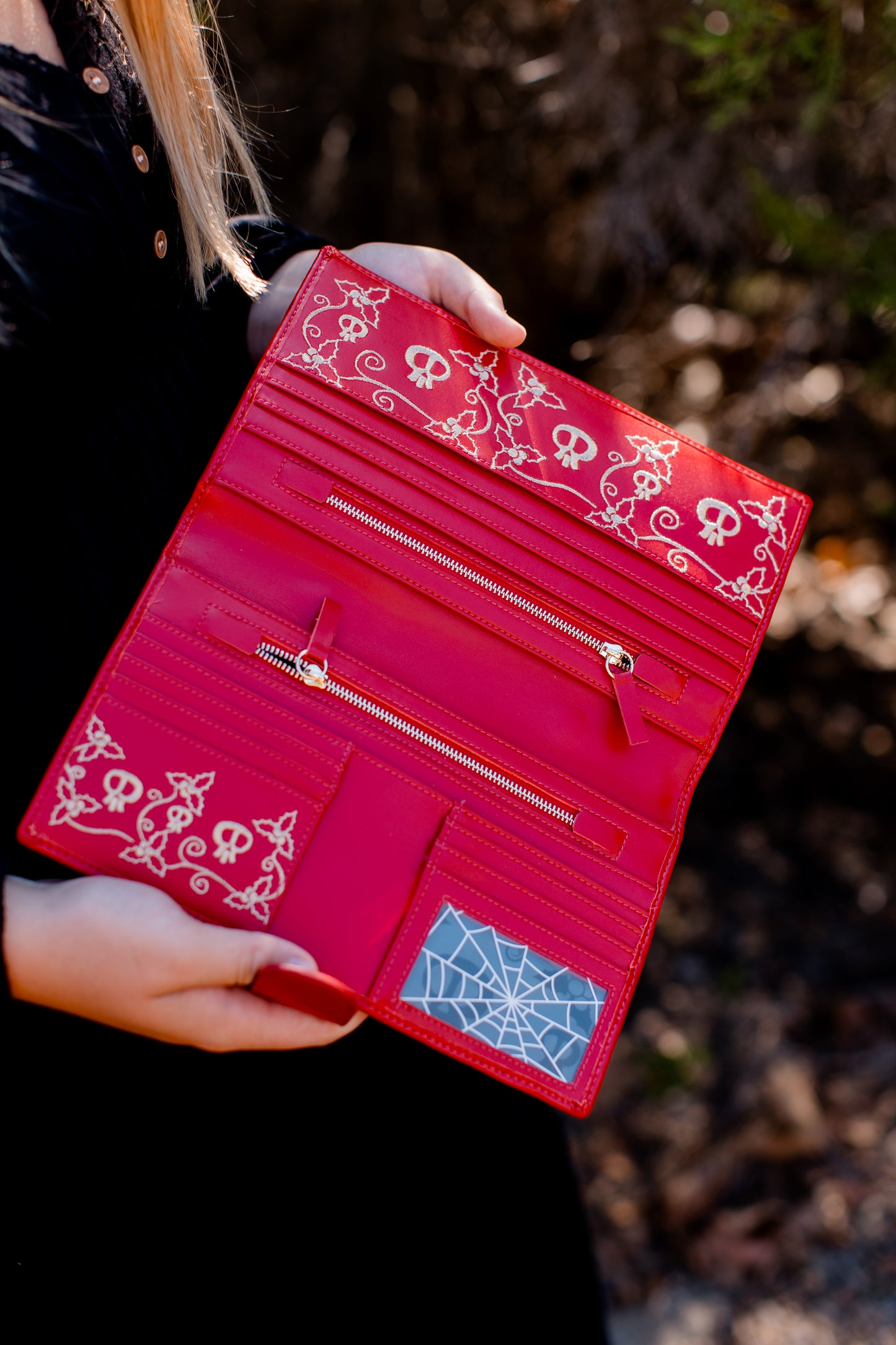 Seasons Screamings Clutch / Wallet