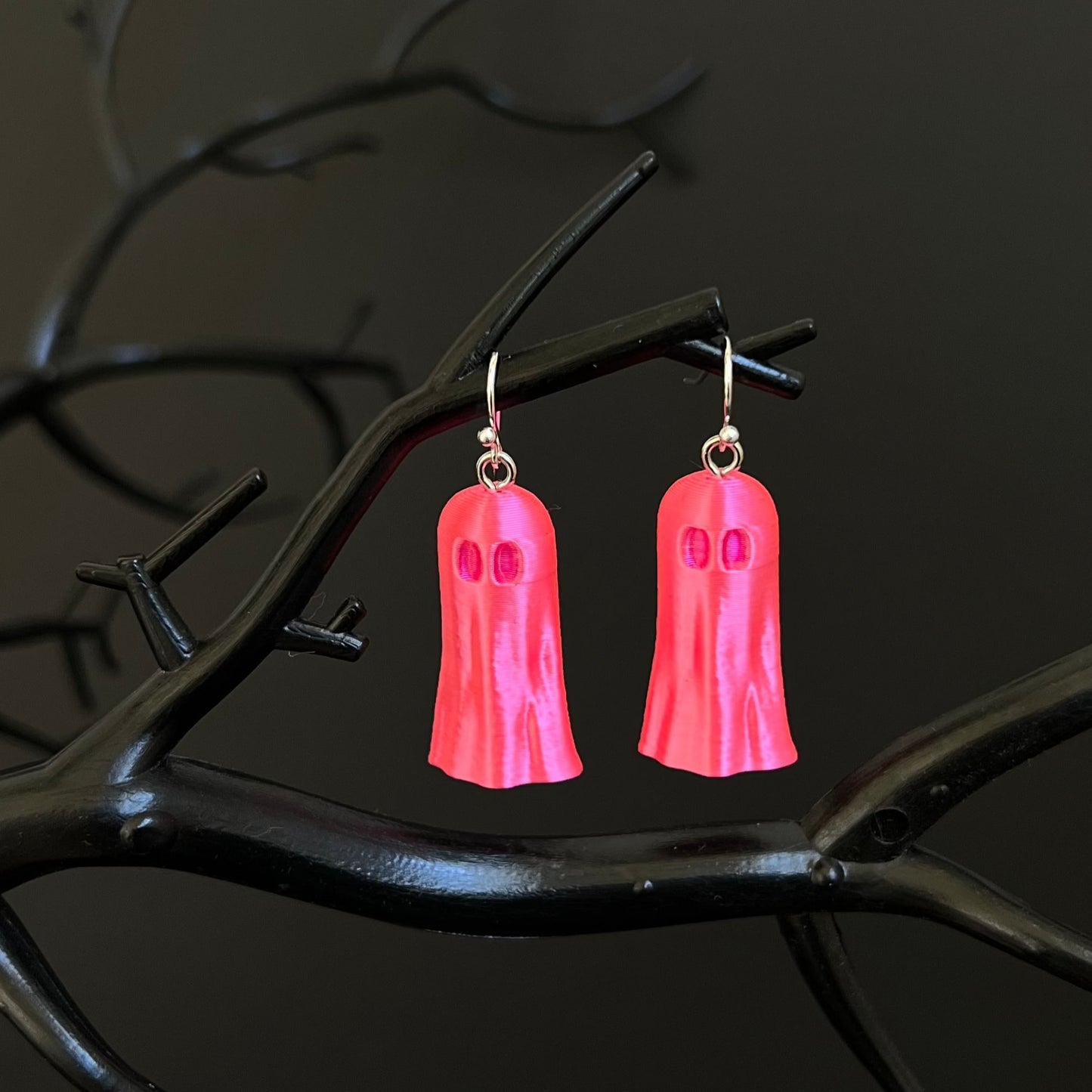 Fashionista Banshee Ghost Halloween Earrings