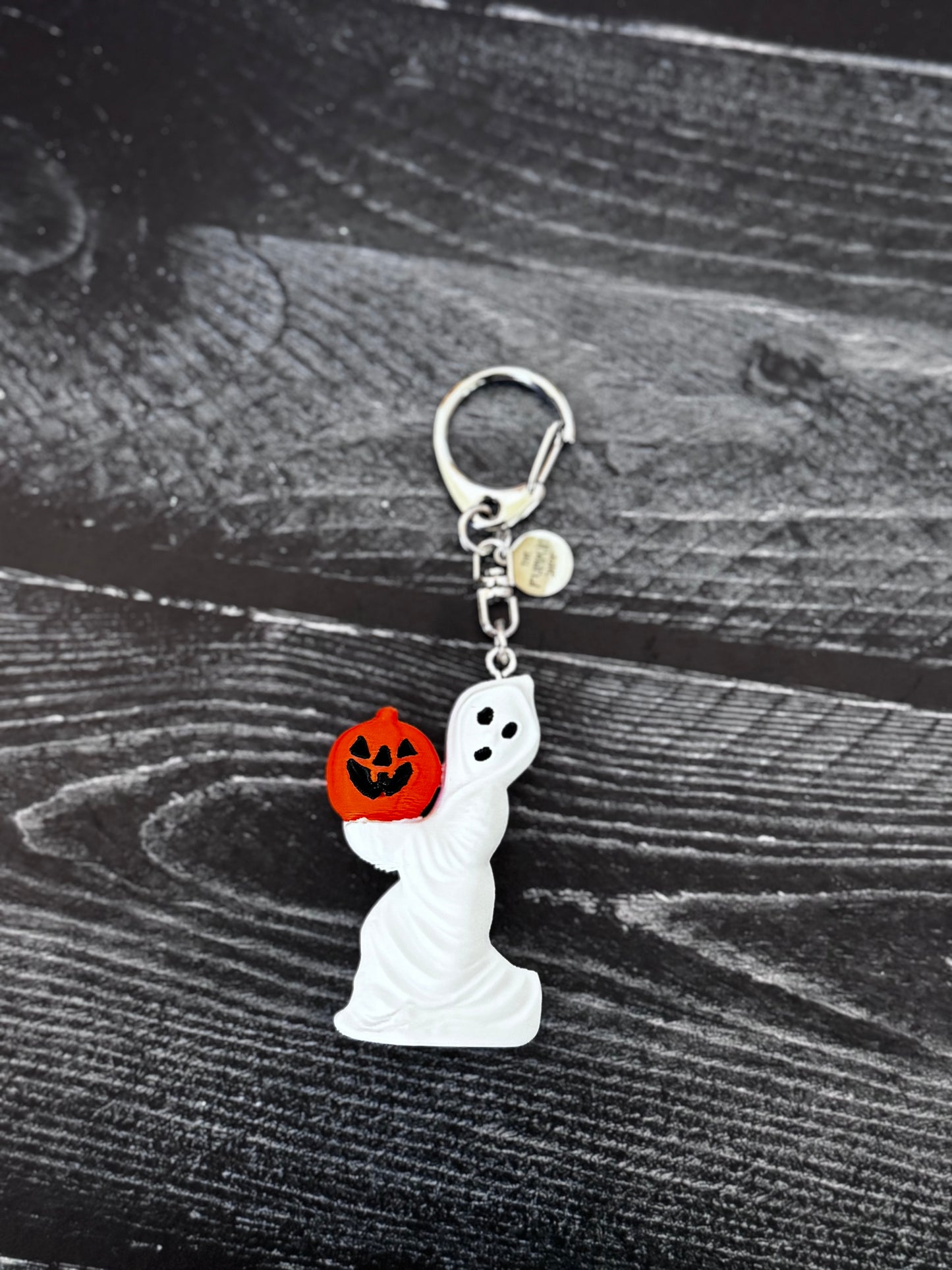 Vintage-Inspired Ghost Holding Jack-o-lantern Keychain